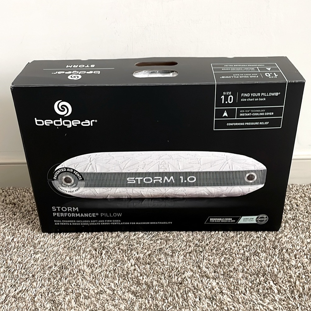 Like new Bedgear Storm 1.0 Performance Pillow
